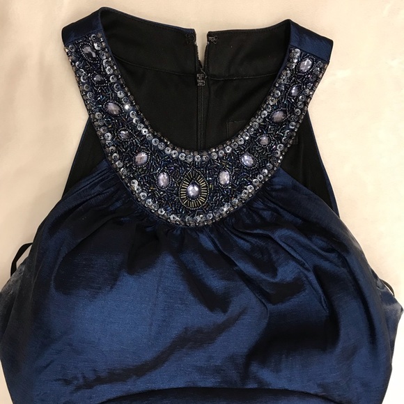 Dress - Picture 4 of 6